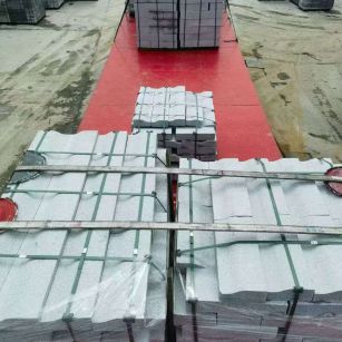 芜湖 芝麻白仿形加直形路沿石出货日常