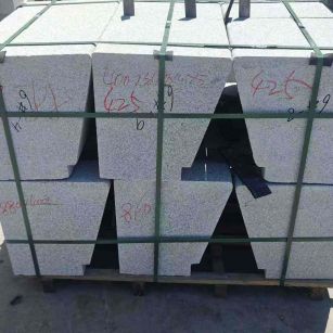 芜湖 芝麻白异形坐凳，石凳