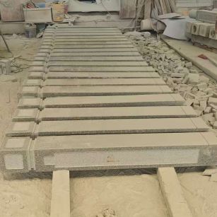 芜湖 芝麻白异形加工雕刻-栏杆大柱，方柱