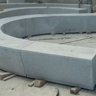 芜湖 芝麻白花岗岩光面弧形坐凳