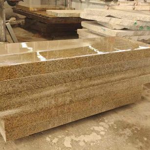 芜湖 黄金麻栏杆料半成品加工中