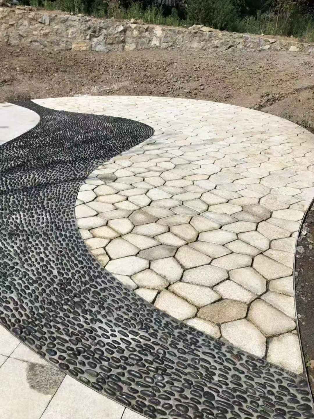 芜湖 黄金麻冰裂纹地铺石工地铺装案例