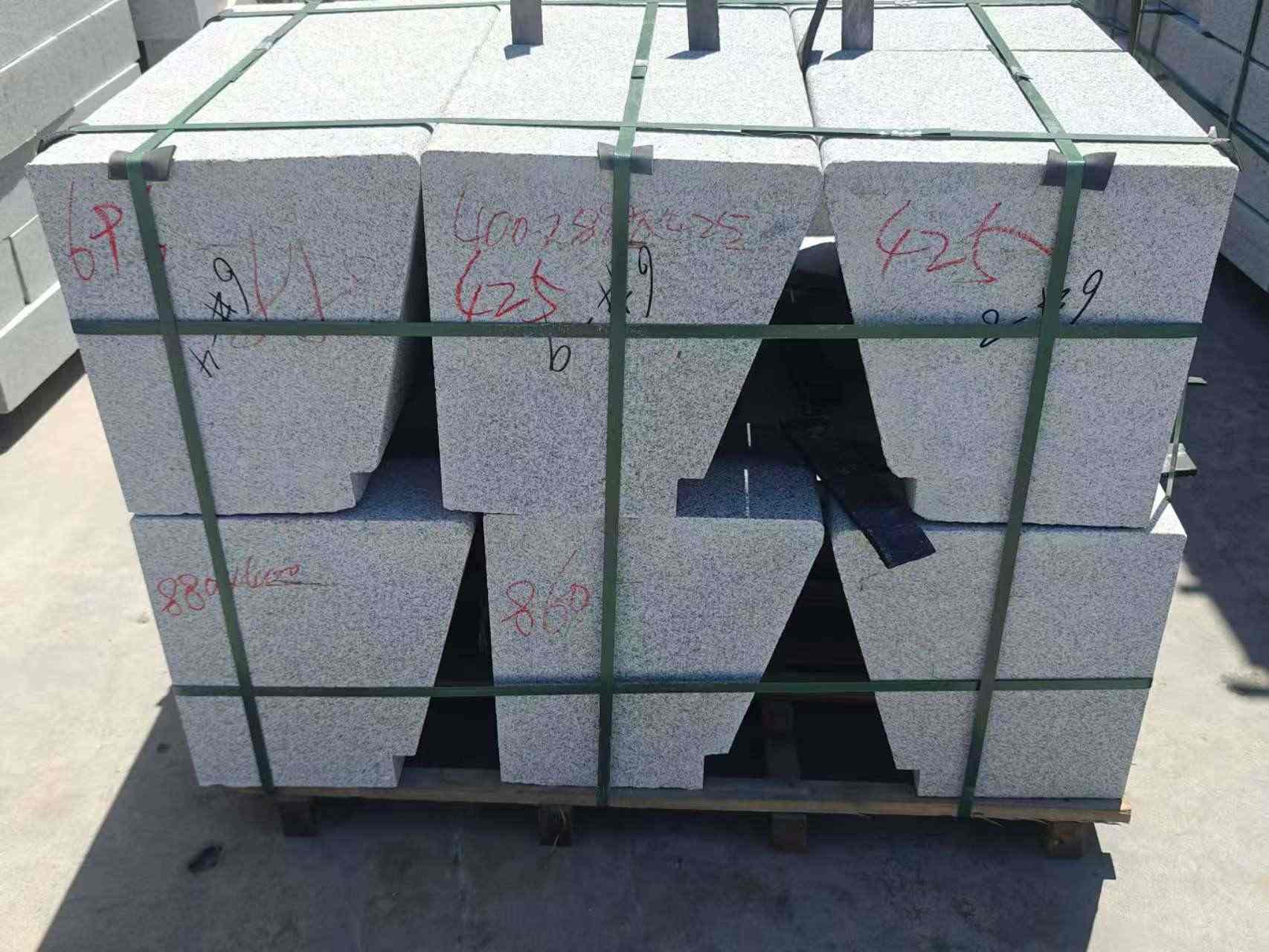 芜湖 芝麻白异形坐凳，石凳