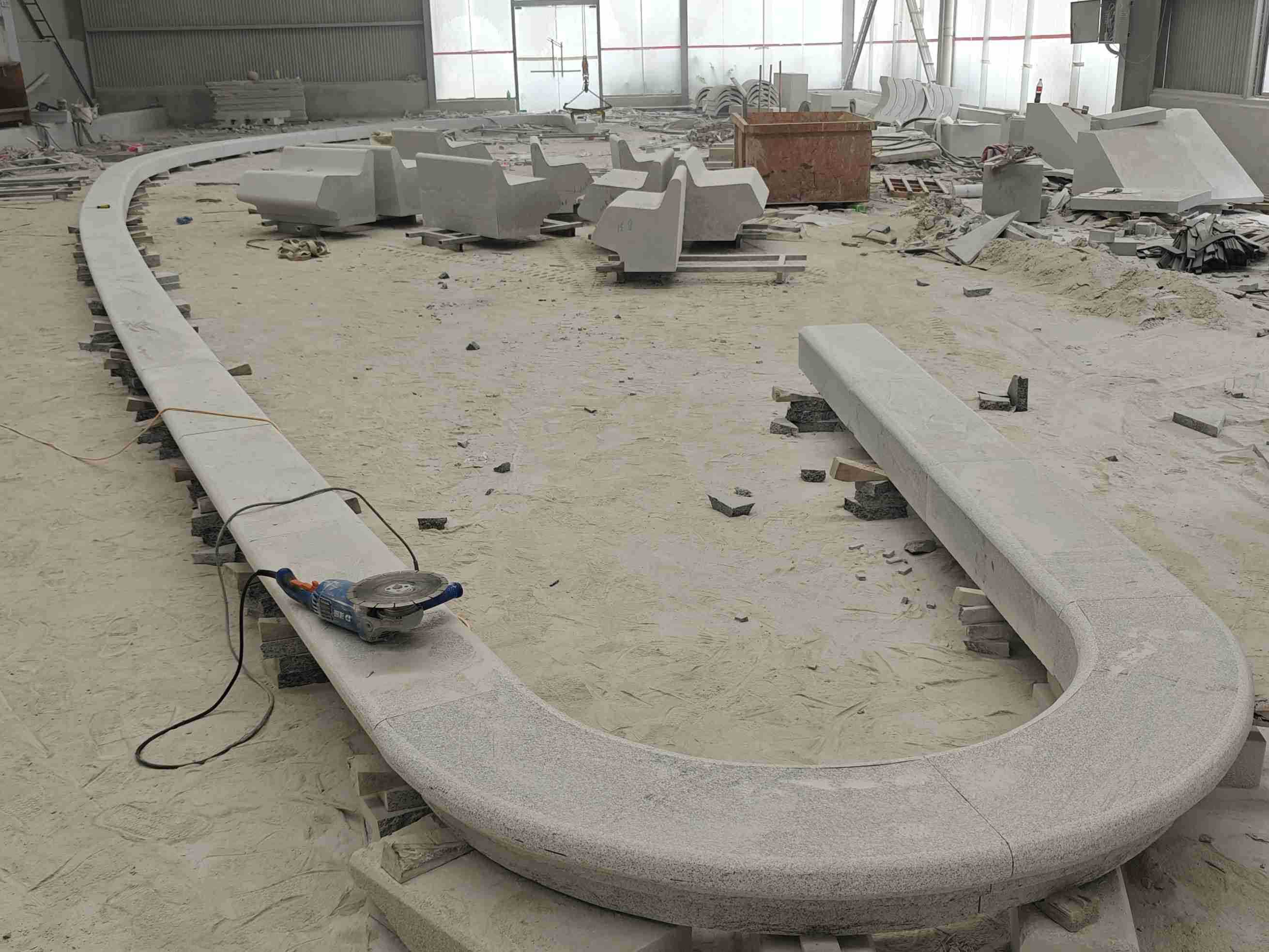 芜湖 芝麻白花岗岩弧形花坛石，坐凳石