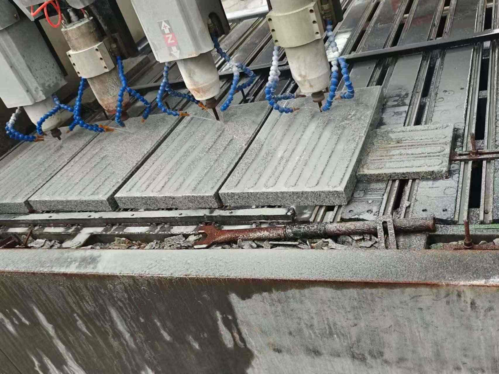 芜湖 芝麻白花岗岩荔枝面盲道雕刻