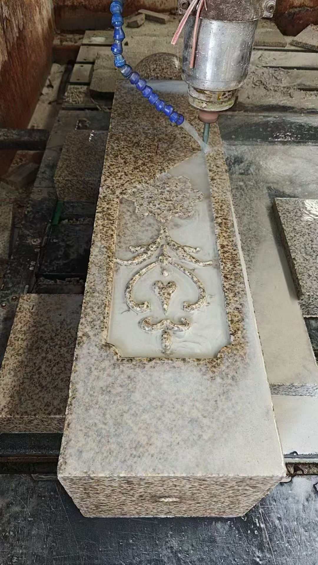 芜湖 黄金麻花岗岩异形加工雕刻栏杆大柱