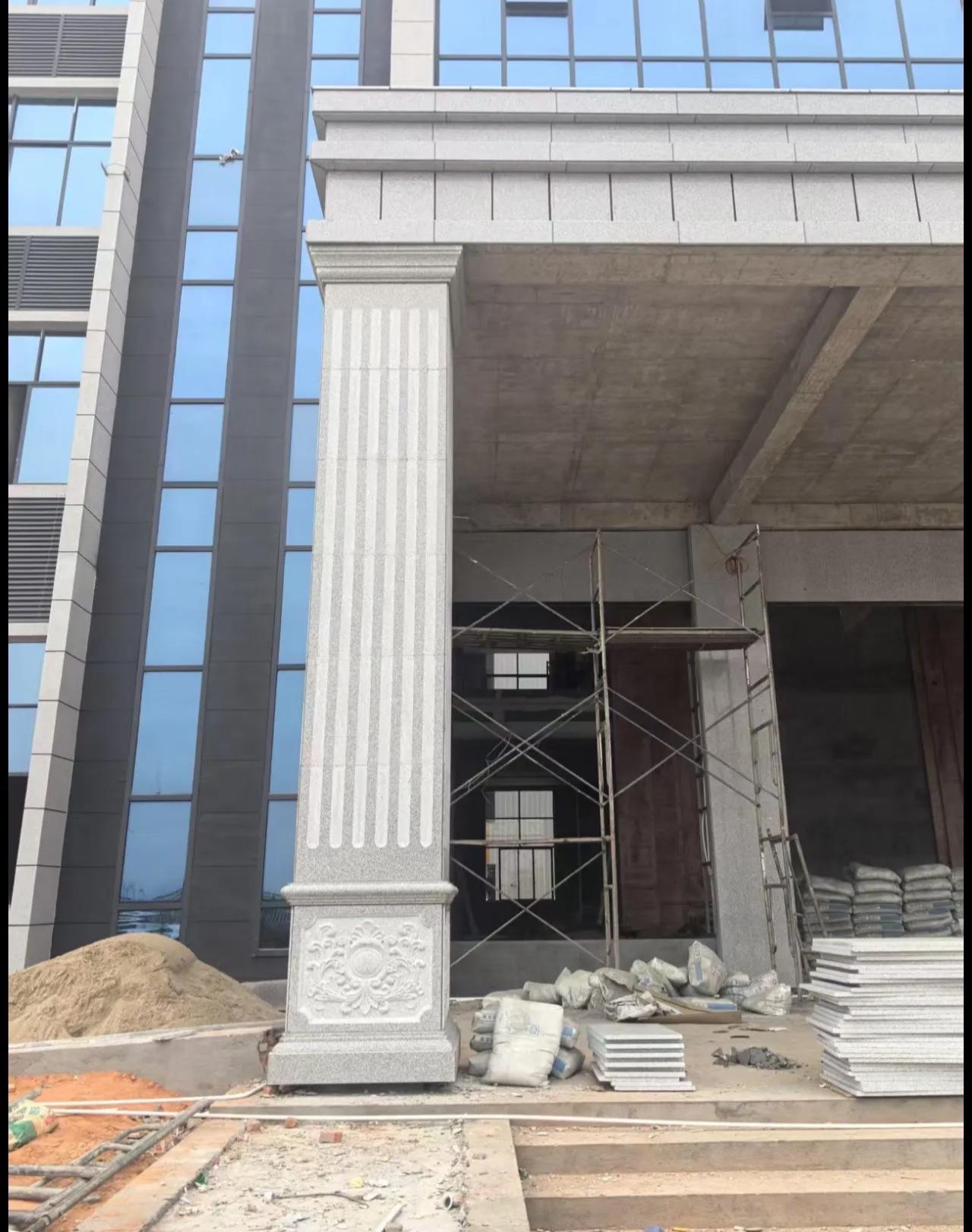 芜湖 芝麻白光面花岗岩门楼大柱（罗马柱）配雕花底座