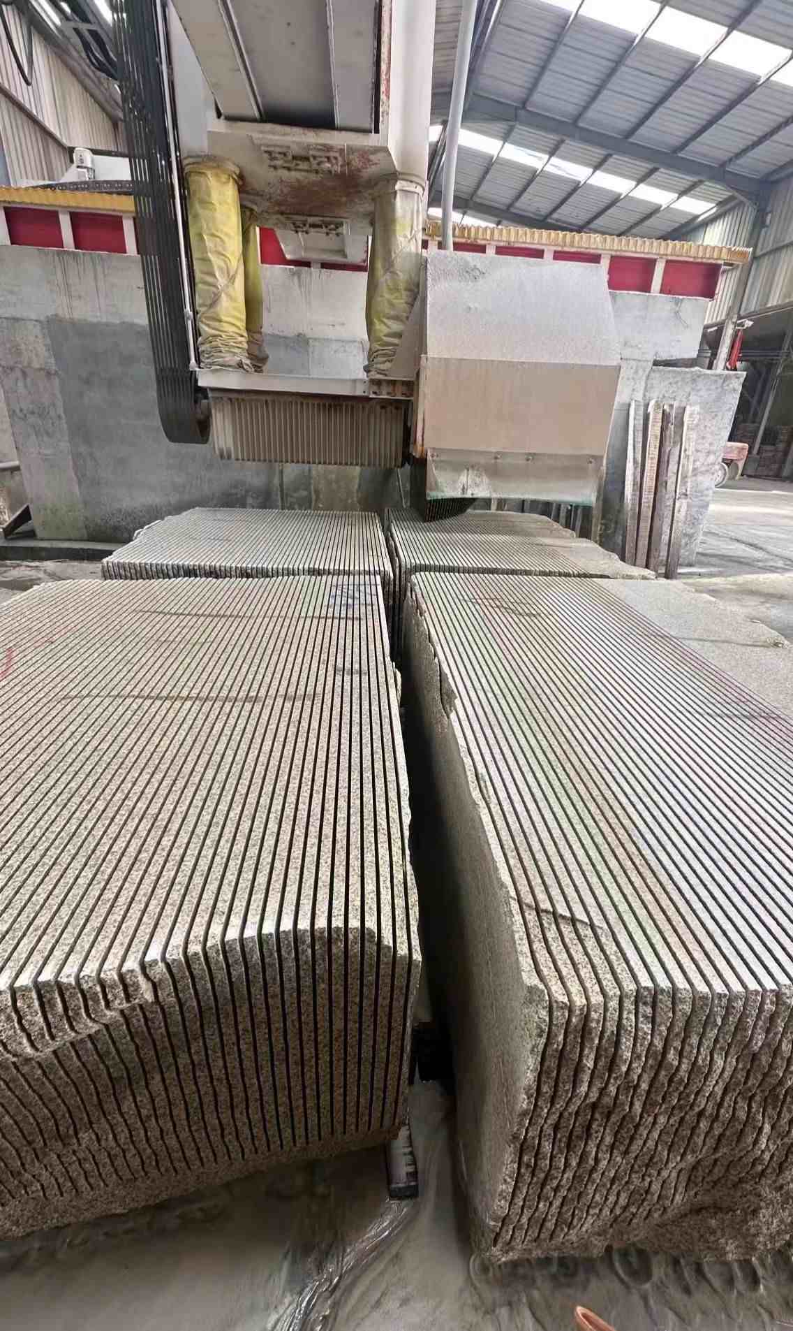 芜湖 车间生产日常，黄金麻白麻花岗岩