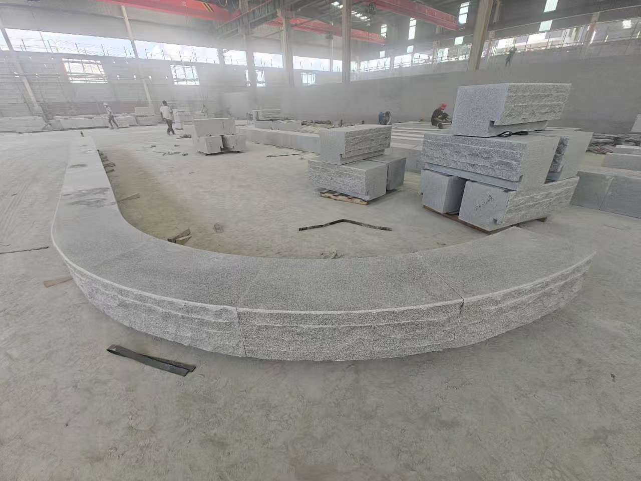 芜湖 芝麻白异形坐凳，自然面光面弧形加工