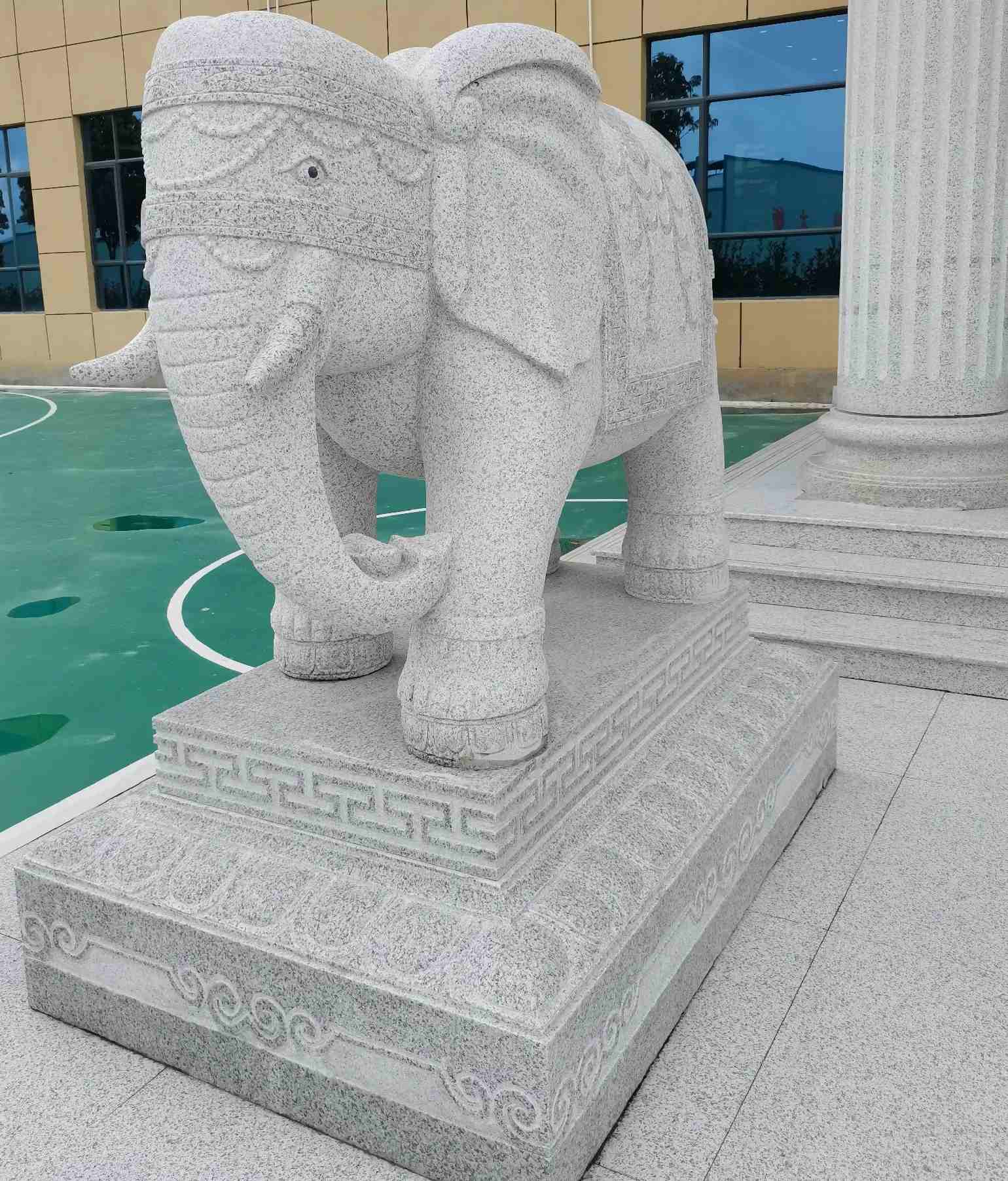 芜湖 白麻花岗岩动物异形石雕-大象