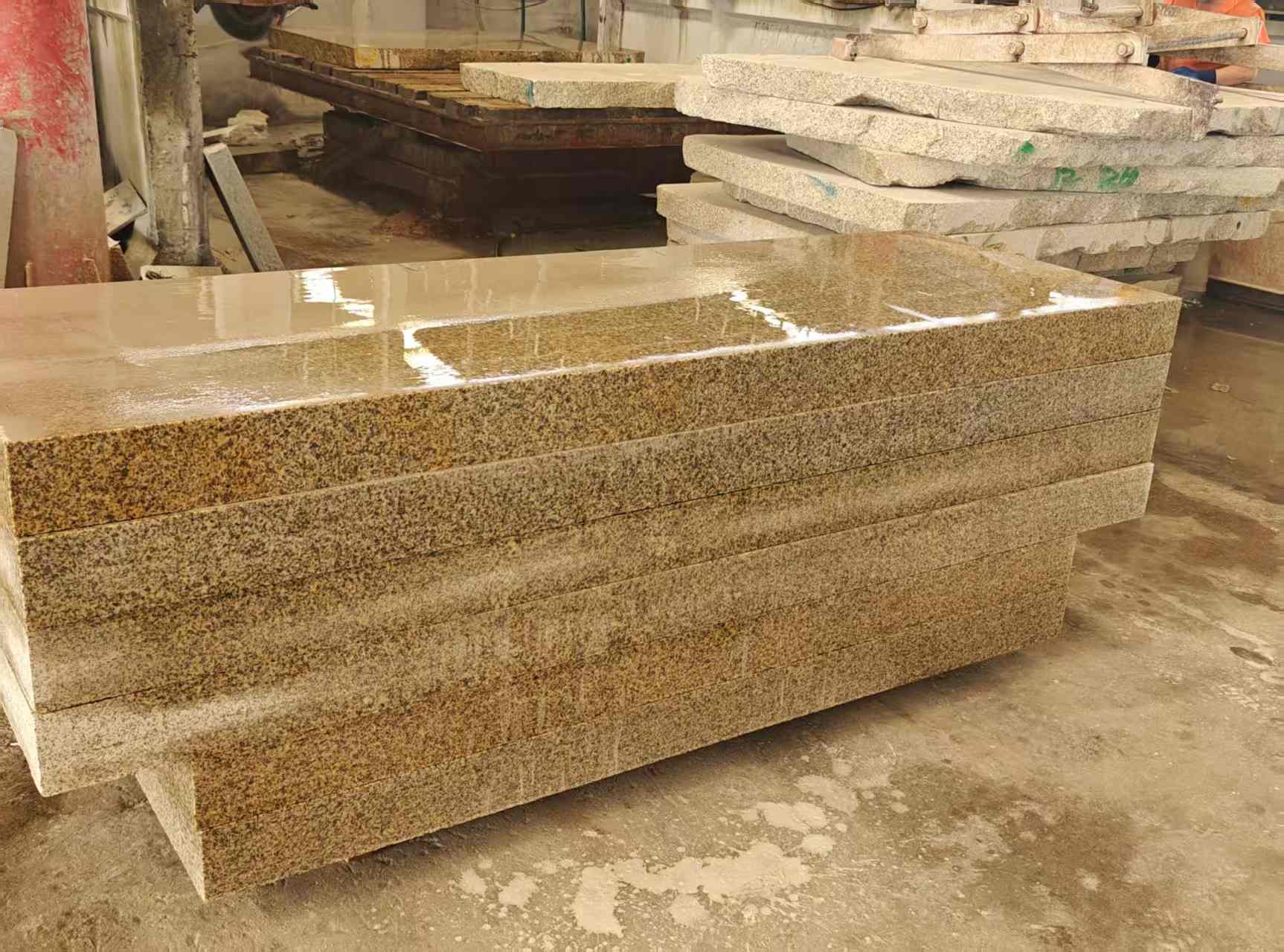 芜湖 黄金麻栏杆料半成品加工中