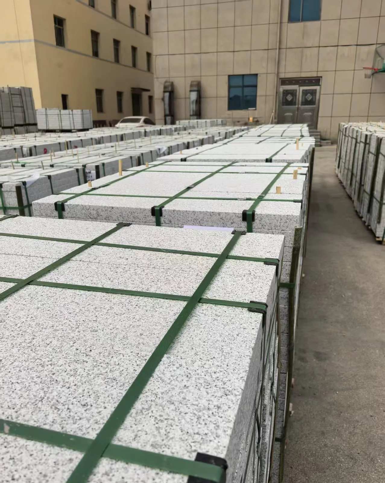 芜湖 白麻花岗岩5.0公分荔枝面地铺石