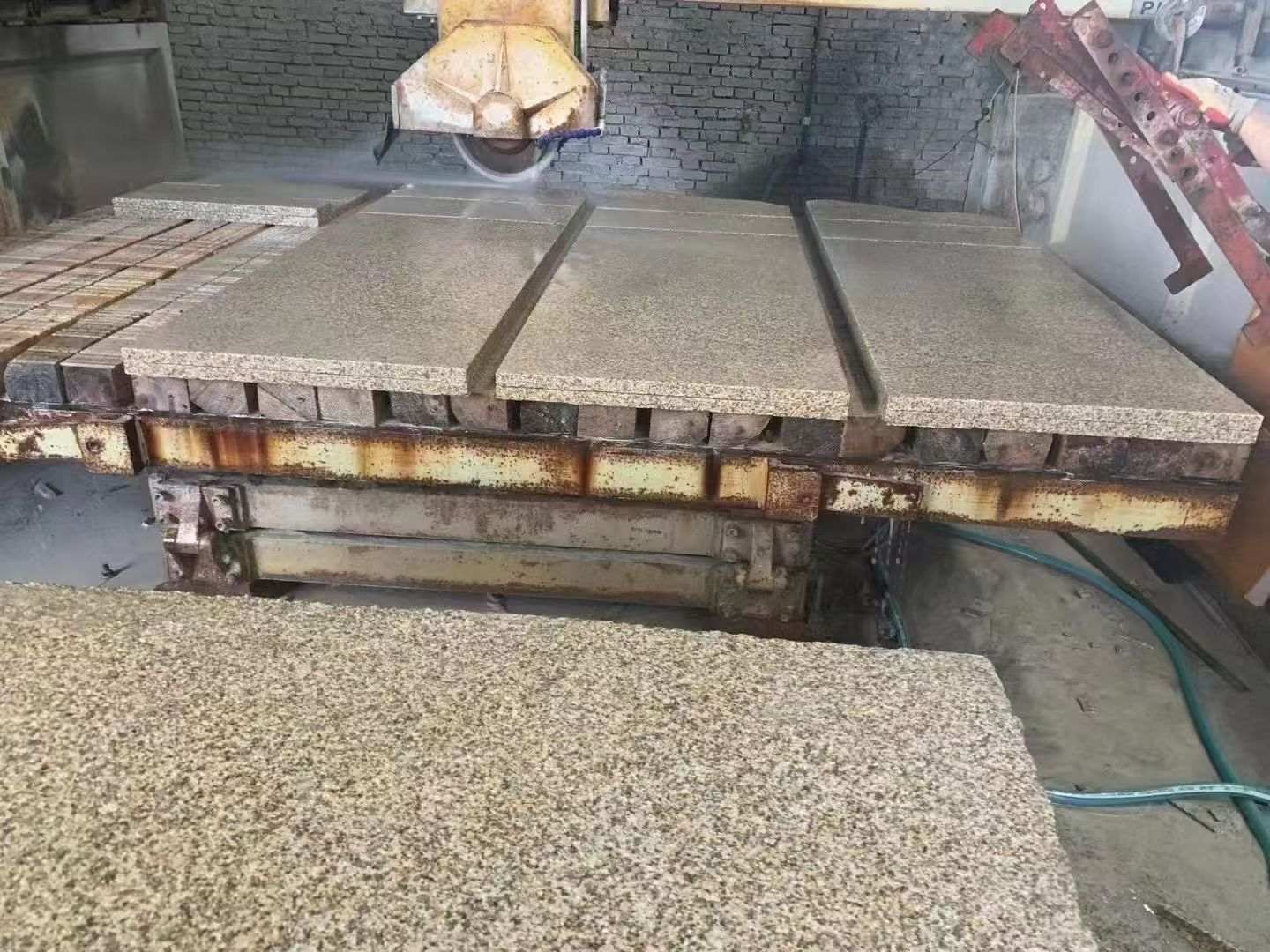 芜湖 黄金麻荔枝面成品板加工