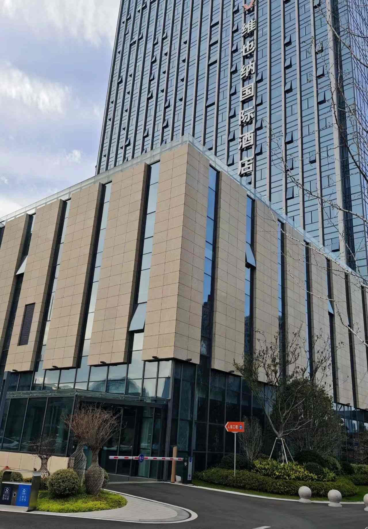 芜湖 黄金麻花岗岩外墙干挂