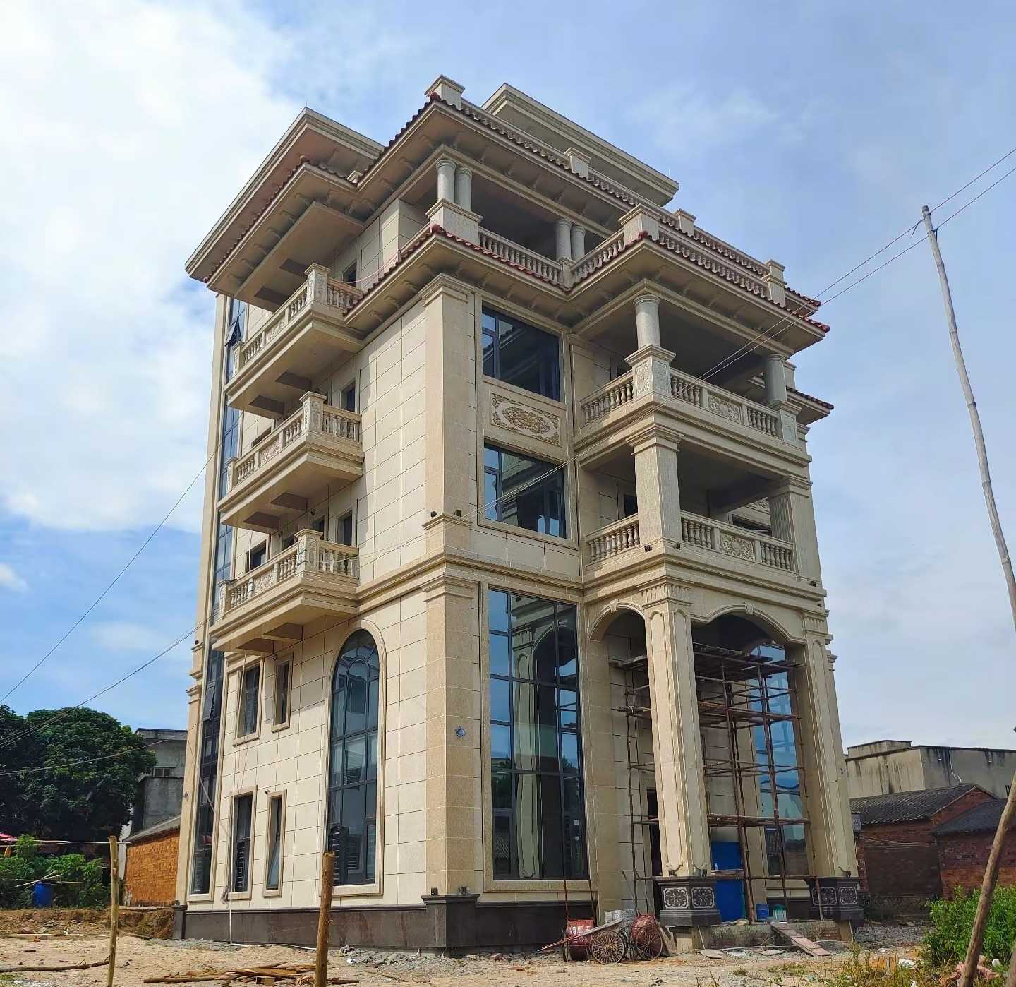 芜湖 黄金麻花岗岩石材别墅外墙干挂搭配（雕花栏杆花瓶柱门楼罗马柱）