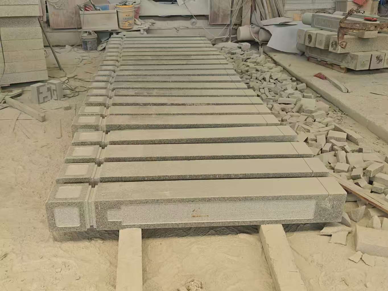 芜湖 芝麻白异形加工雕刻-栏杆大柱，方柱