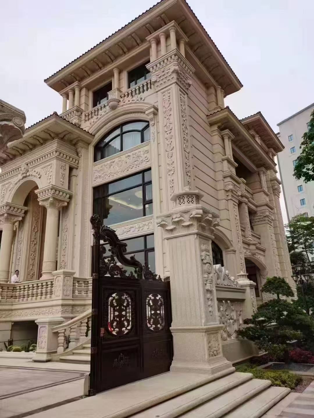 芜湖 黄金麻花岗岩别墅外墙干挂效果展示